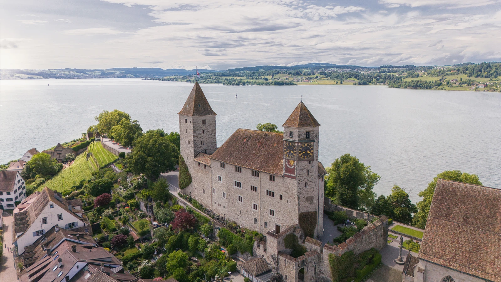 Radio Zürisee entdeckt – Schloss Rapperswil, © Stellwerkost GmbH Radio Zürisee entdeckt – Schloss Rapperswil, © Stellwerkost GmbH
