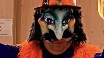 Und plötzlich war die Larve weg, © www.fasnacht.ch Und plötzlich war die Larve weg, © www.fasnacht.ch