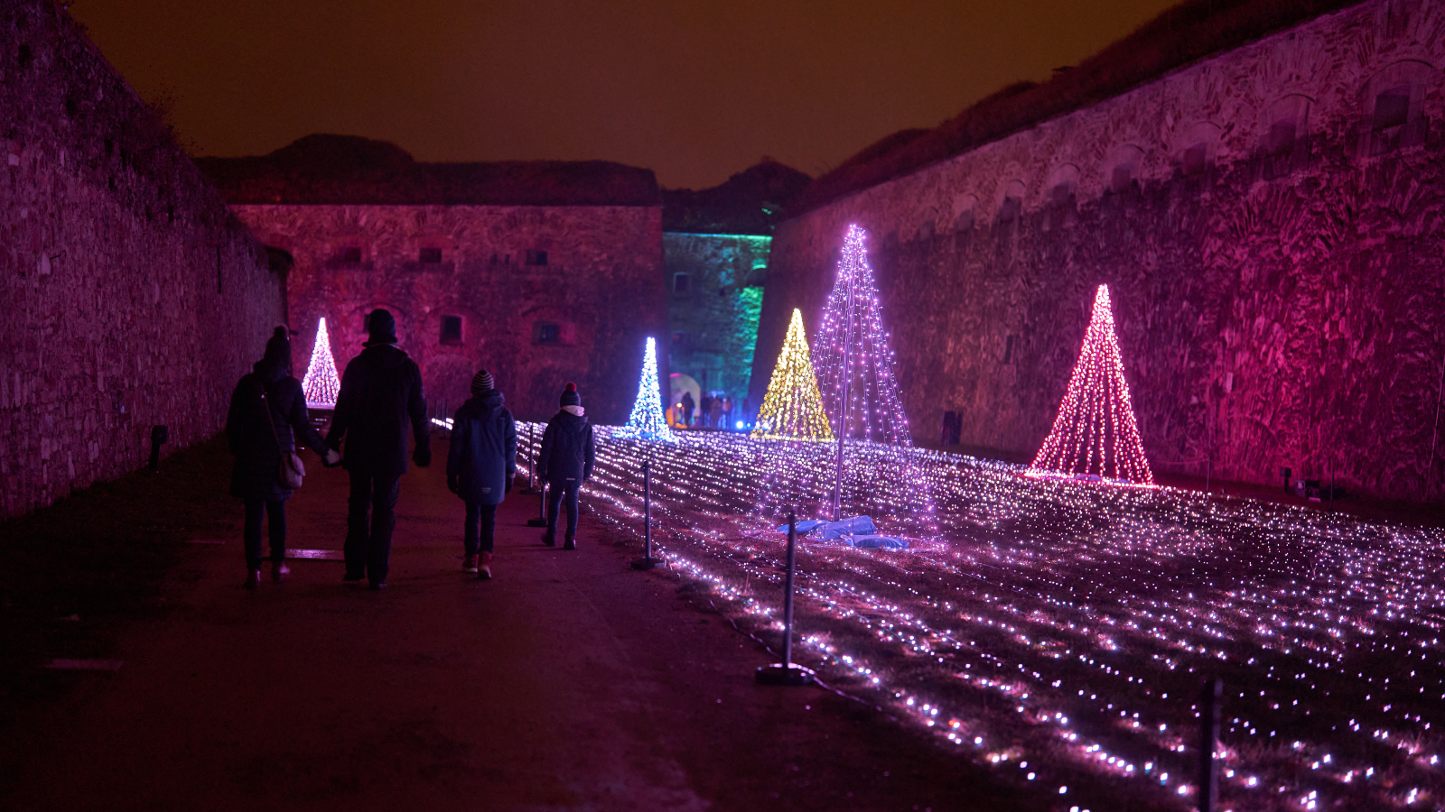 Ehrenbreitstein Kalesi Parlıyor!, © dpa