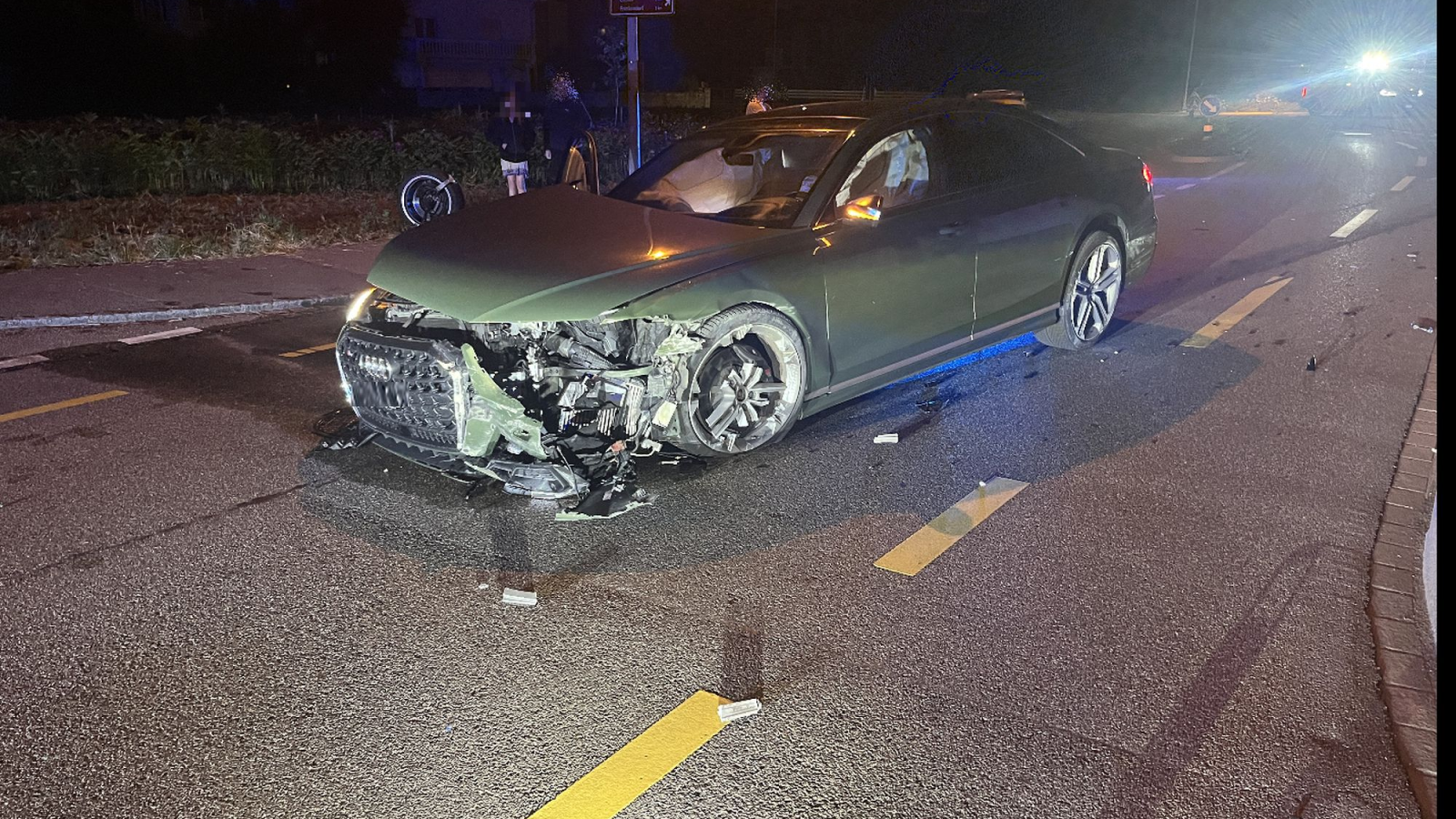 13-Jähriger baut Unfall auf Strolchenfahrt in Pratteln, © Polizei Basel-Landschaft 