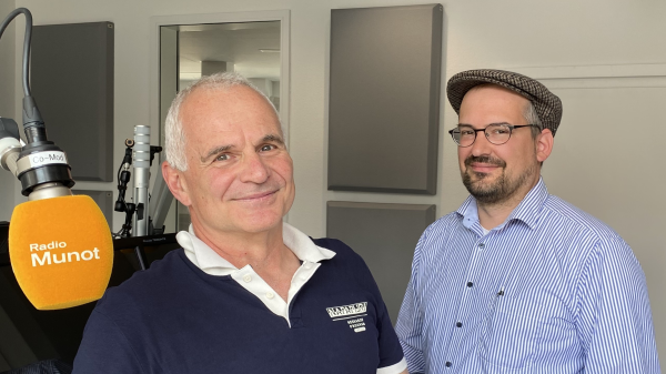 Das Streitgespräch zur Wohnraum-Initiative, © Von links: Martin Egger (FDP) und Matthias Frick (SP). Bild: Radio Munot