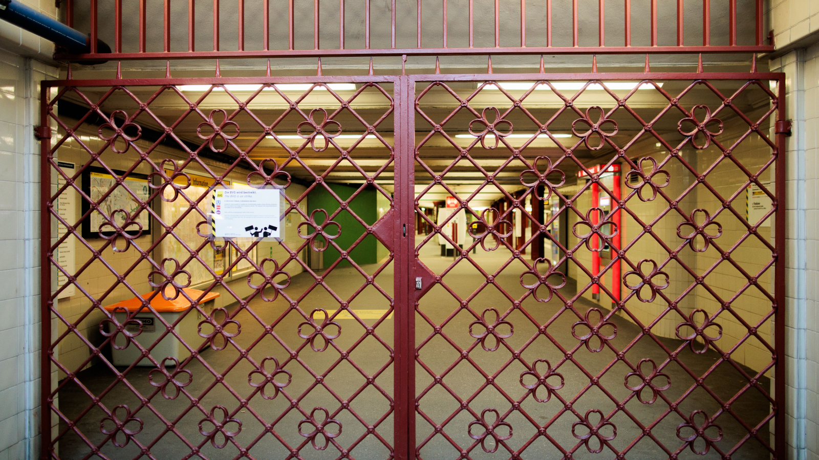 Berlin'de Ulaşım Krizi Derinleşiyor: BVG Grevi Süresiz Olabilir!, © Carsten Koall/dpa