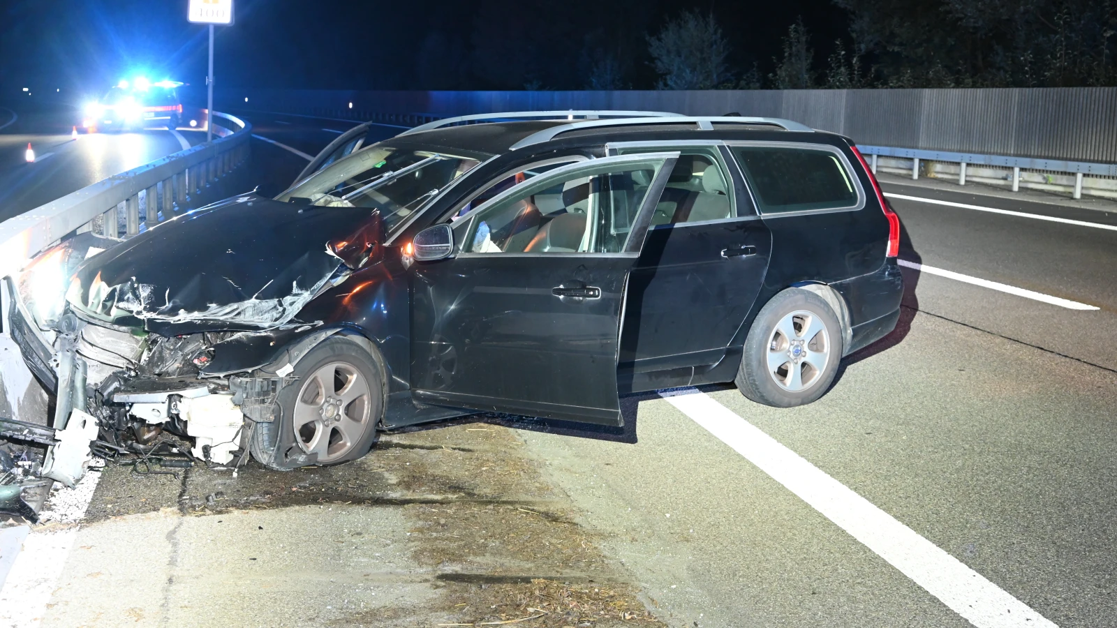 Selbstunfall mit Auto in Rheineck, © Kantonspolizei St. Gallen Selbstunfall mit Auto in Rheineck, © Kantonspolizei St. Gallen