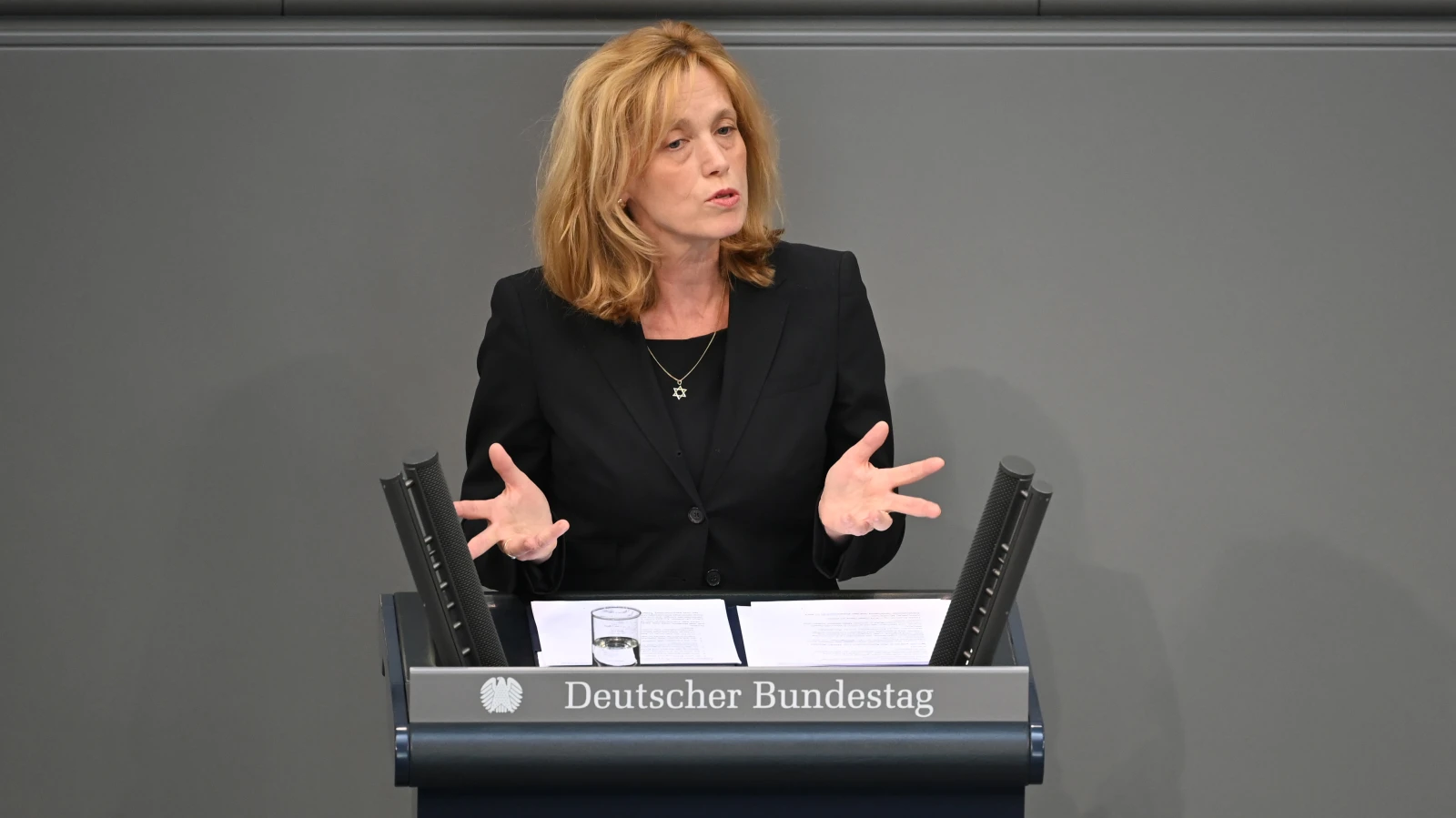 Gençlerin Okulu Bırakmasının Önüne Geçilmeli!, © dpa Gençlerin Okulu Bırakmasının Önüne Geçilmeli!, © dpa