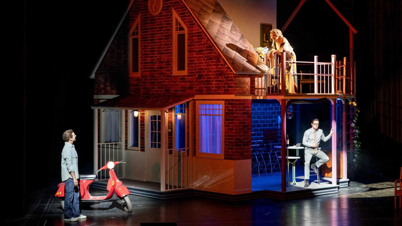 Hello! Again?, © Tom Schulze Hello! Again?, © Tom Schulze