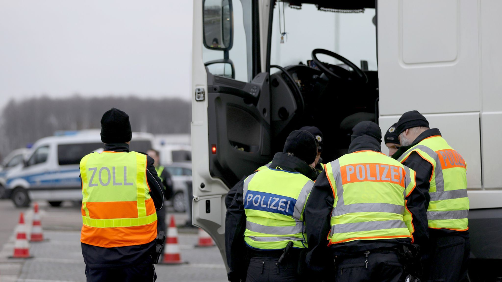 Almanya, Hollanda ve Belçika Polisi Ortak Kontrol Yaptı!, © dpa