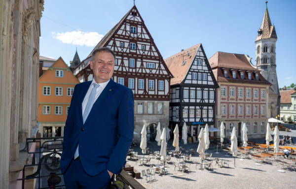 Oberbürgermeister Richard Arnold hat die Wahl haushoch gewonnen., © Stefan Puchner/dpa
