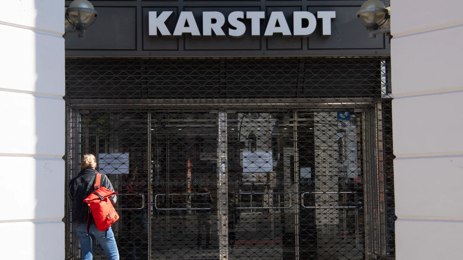 Hamburg’da “Küçük Karstadt” Yıkılıyor: Yerine Lüks Otel, Ofis ve Konut Geliyor, © dpa Hamburg’da “Küçük Karstadt” Yıkılıyor: Yerine Lüks Otel, Ofis ve Konut Geliyor, © dpa