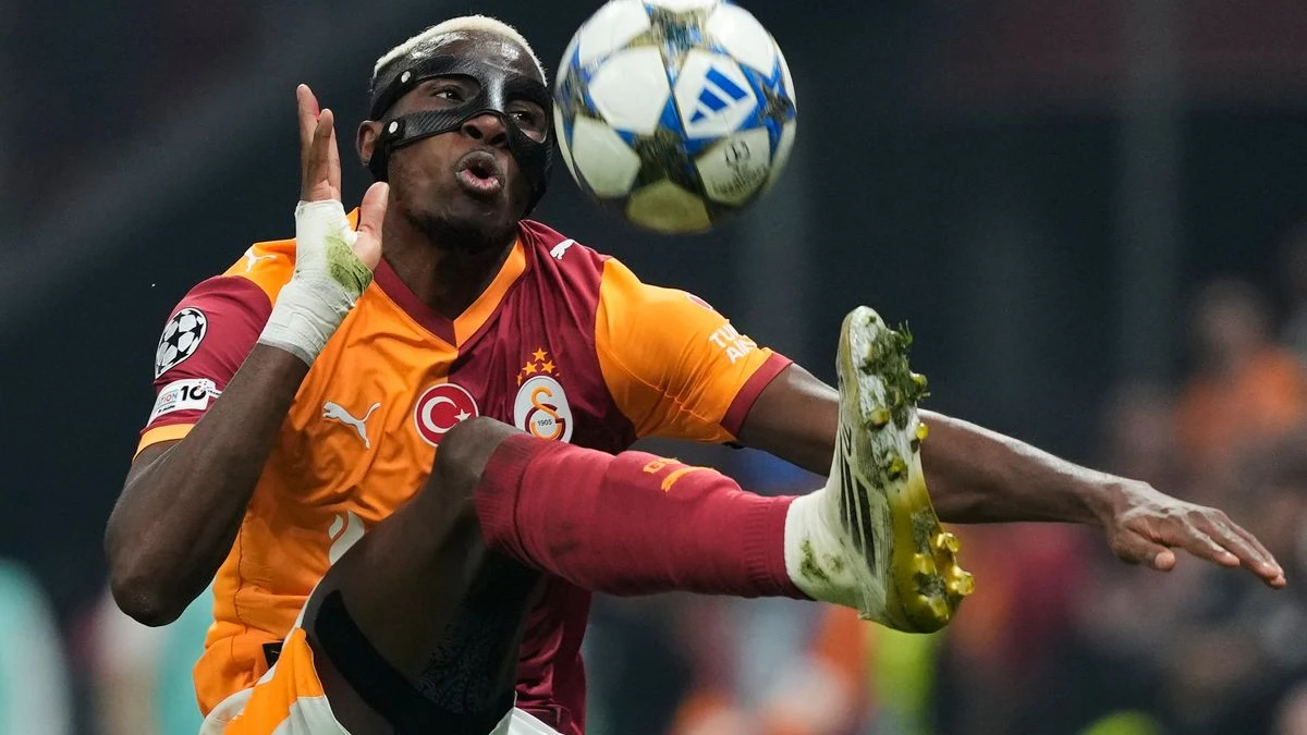 Galatasaray’dan Amsterdam’da büyük zafer: Ajax’ı 3-0 mağlup etti!, © Khalil Hamra/AP/dpa / Arşiv Galatasaray’dan Amsterdam’da büyük zafer: Ajax’ı 3-0 mağlup etti!, © Khalil Hamra/AP/dpa / Arşiv