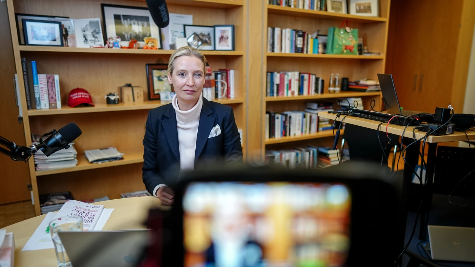 Weidel ve Musk Buluşması: Yanlış Bilgiler Verlid, Tarih Çarpıtıldı, © dpa Weidel ve Musk Buluşması: Yanlış Bilgiler Verlid, Tarih Çarpıtıldı, © dpa