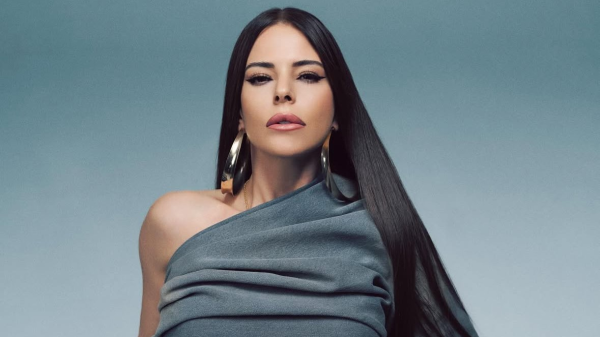 Simge Sağın: Teslim Oluyorum Ama Kontrol Bende, © simgesagin / instagram