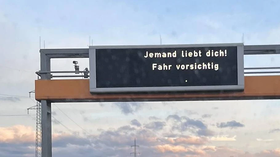 ASFINAG setzt auf Liebe, © ASFINAG / ORF / Pisoni ASFINAG setzt auf Liebe, © ASFINAG / ORF / Pisoni