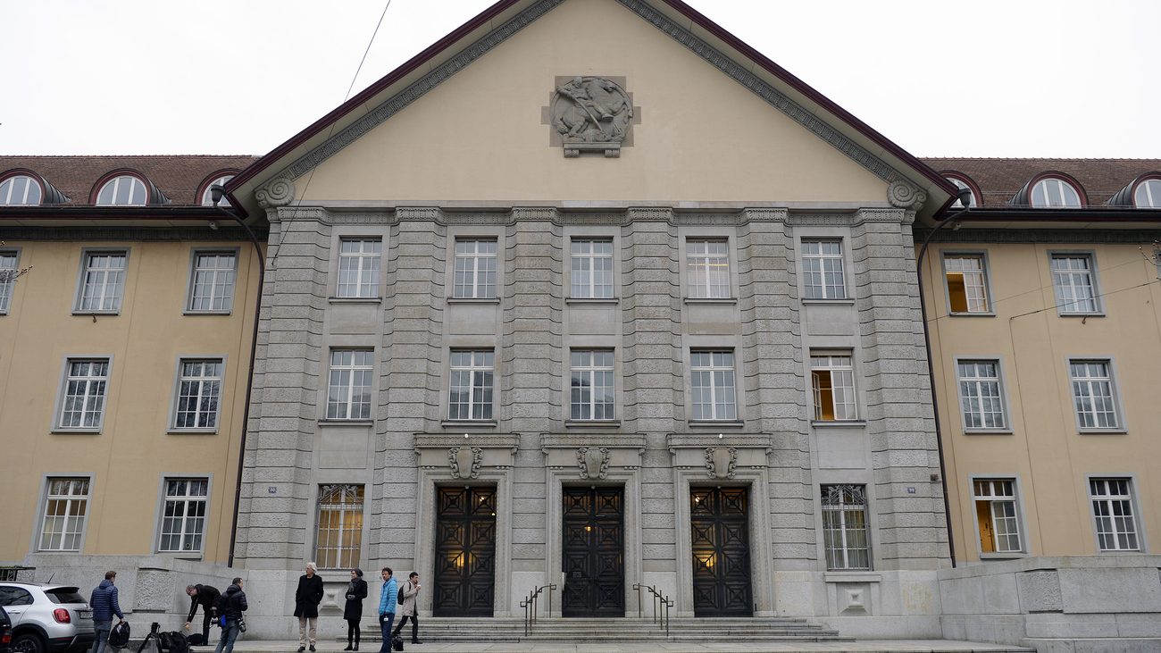 Schweizer Millionenbetrüger ist vor Zürcher Gericht geständig, © Keystone SDA