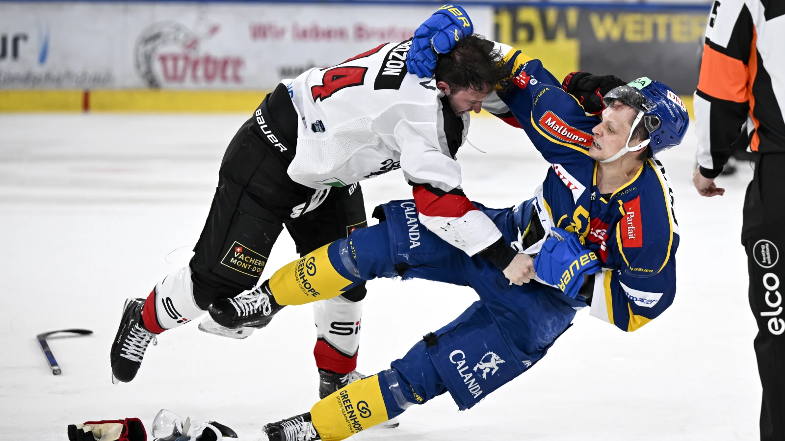 Davos dank Goalie Aeschlimann zum 2:2, © Keystone / Jürgen Staiger Davos dank Goalie Aeschlimann zum 2:2, © Keystone / Jürgen Staiger