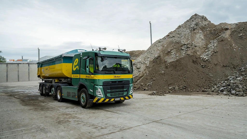Auch Elektro-Lastwagen sollen Schwerverkehrsabgabe zahlen, © Keystone/SDA Auch Elektro-Lastwagen sollen Schwerverkehrsabgabe zahlen, © Keystone/SDA