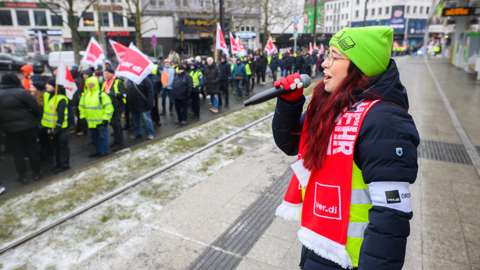 Berlin’de kamu Grevleri Günlük Yaşamı Etkiliyor!, © Julian Stratenschulte/dpa