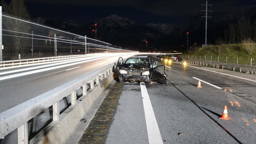Zwei Verletzte bei Auffahrunfall in Graubünden, © Kantonspolizei Graubünden