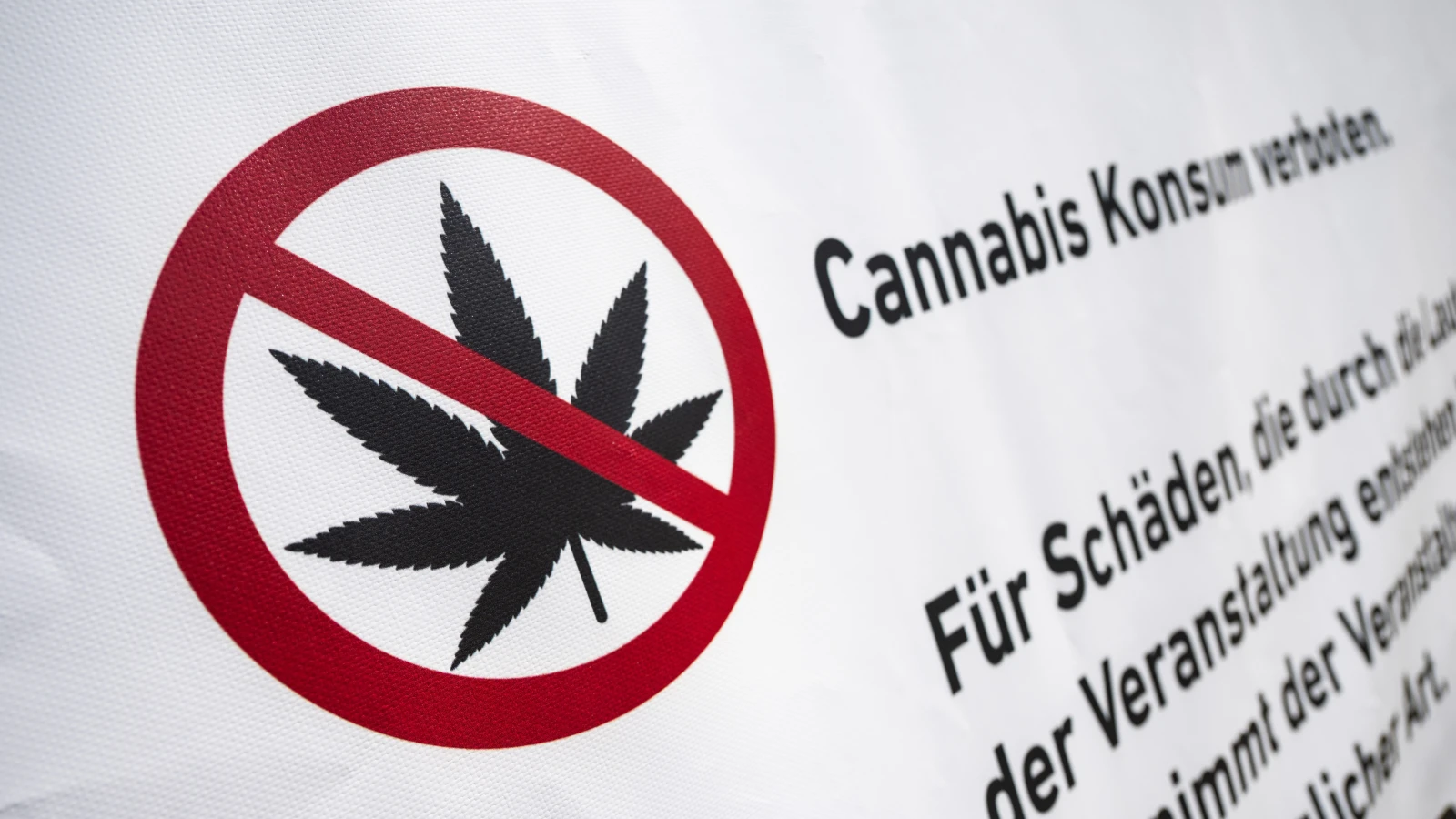 İstasyonlarda Esrar Kullanımı Yasaklanıyor!, © dpa İstasyonlarda Esrar Kullanımı Yasaklanıyor!, © dpa