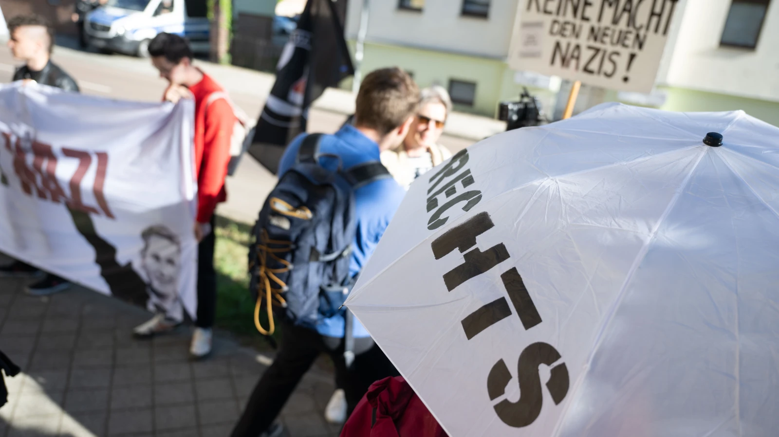 Almanya’da göçmenleri de endişelendiren aşırı sağcı saldırlar devam ediyor, © dpa Almanya’da göçmenleri de endişelendiren aşırı sağcı saldırlar devam ediyor, © dpa