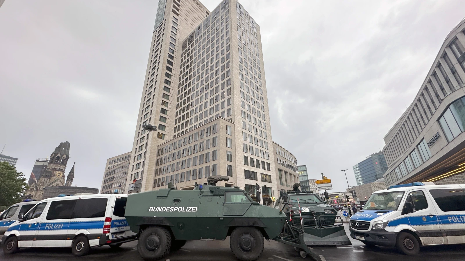 Zelenskiy Almanya’ya Geliyor: Berlin’de Yollar Kapanıyor!, © dpa Zelenskiy Almanya’ya Geliyor: Berlin’de Yollar Kapanıyor!, © dpa