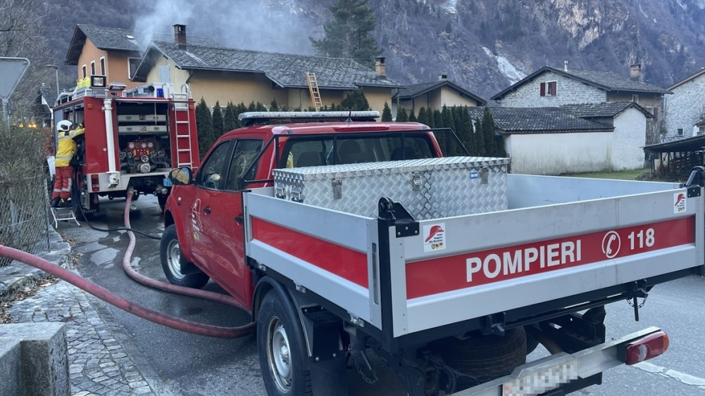 Feuerwehr rettet in Lostallo Haustiere, © Kantonspolizei Graubünden