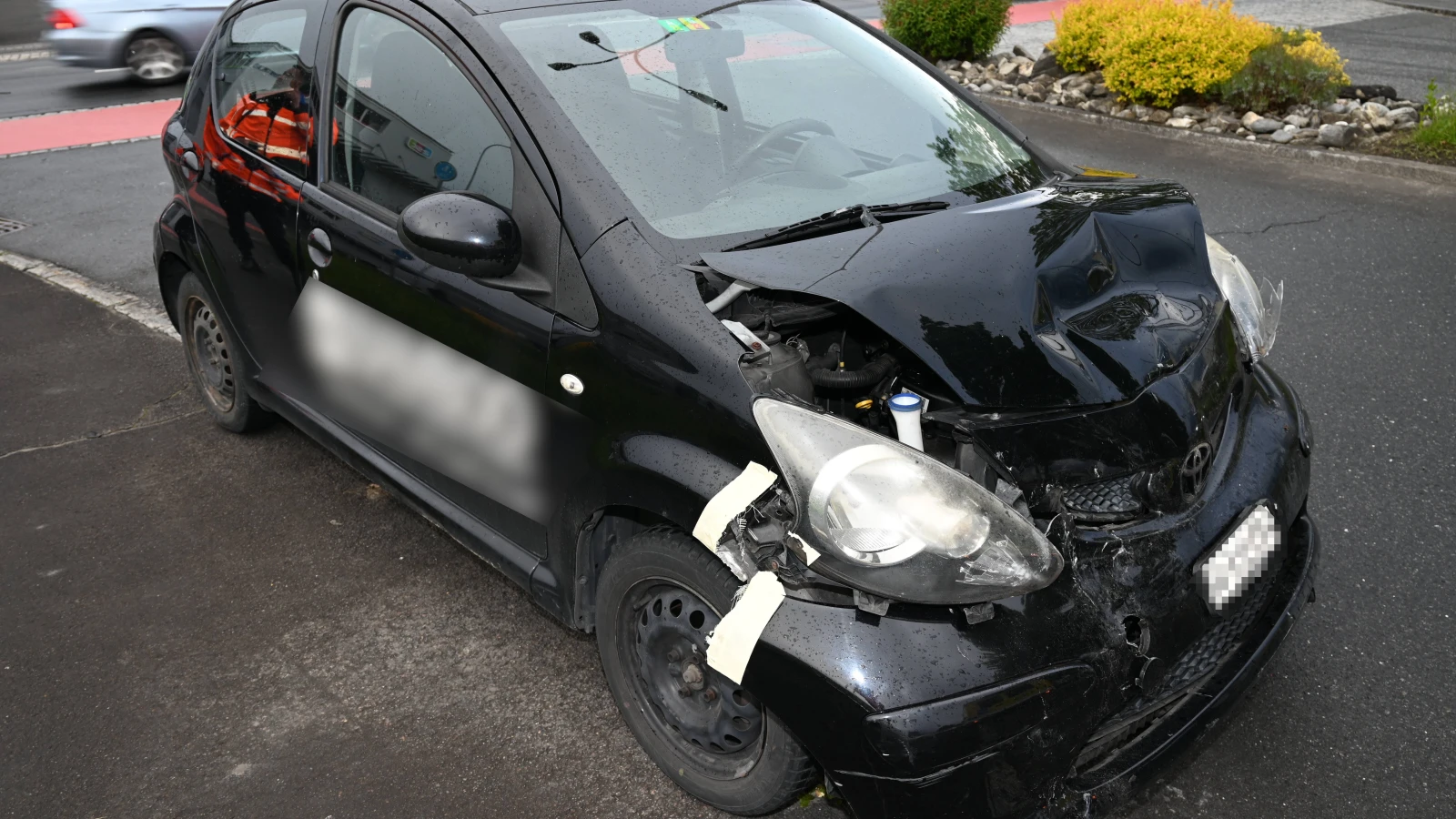 Auffahrkollision zwischen zwei Autos in Buchs, © Kapo SG Auffahrkollision zwischen zwei Autos in Buchs, © Kapo SG