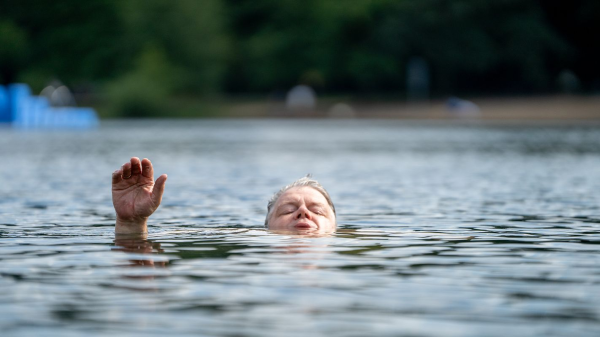 Yüzme kazalarının en büyük nedeni “kendine fazla güvenmek”, © © Linus Weiß/DLRG - Deutsche Lebens-Rettungs-Gesellschaft/obs