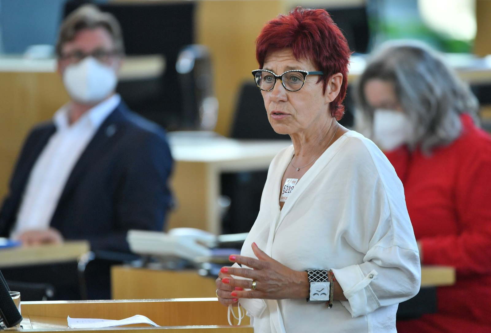 Die Linke-Sozialpolitikerin Karola Stange spricht im Plenarsaal des Thüringer Landtags., © Martin Schutt/dpa-Zentralbild/dpa/Archivbild
