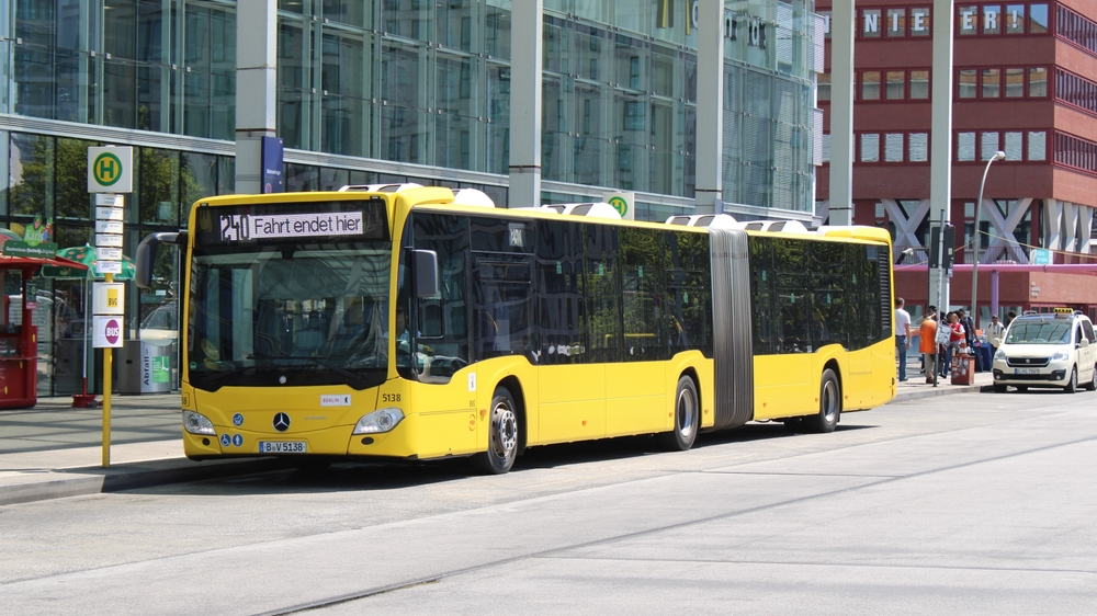 Otobüs seferlerindeki uyarı grevleri bugün de devam ediyor, © shutterstock