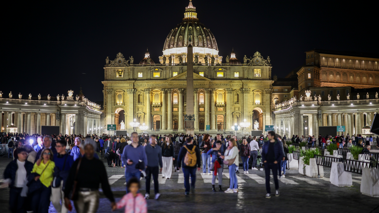 Katolik Dünyası Yasta: Papa Felç Sonucu Hayatını Kaybetti!, © Christoph Reichwein/dpa