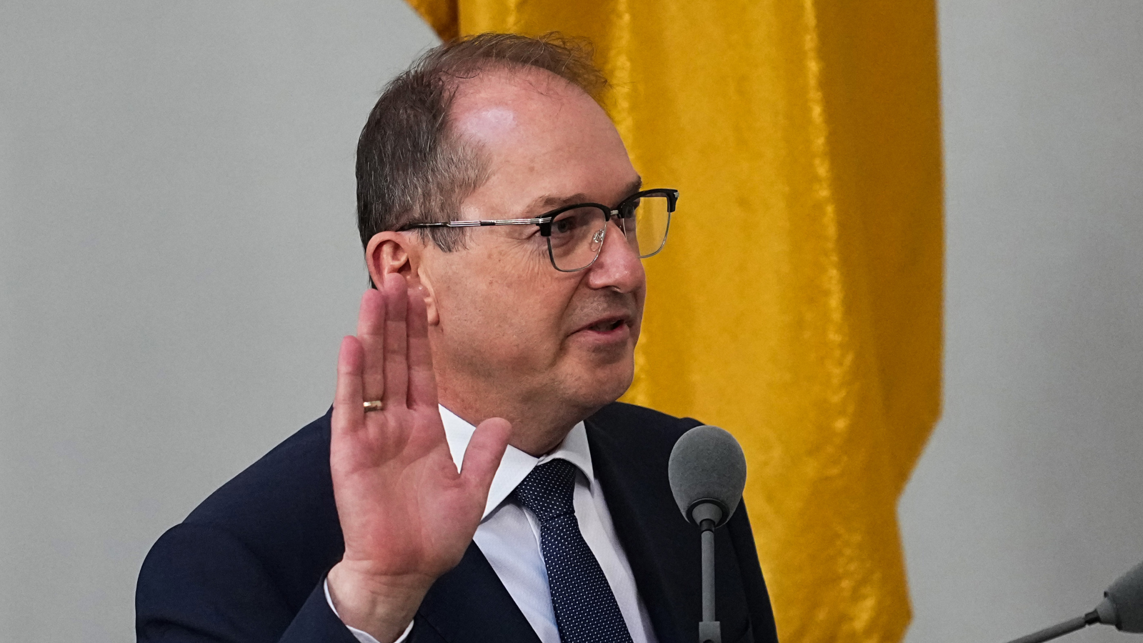 Almanya’da Sığınma Politikası Değişti: Dobrindt Tüm Sınır Kapılarında İlticayı Durdurdu, © Michael Kappeler/dpa