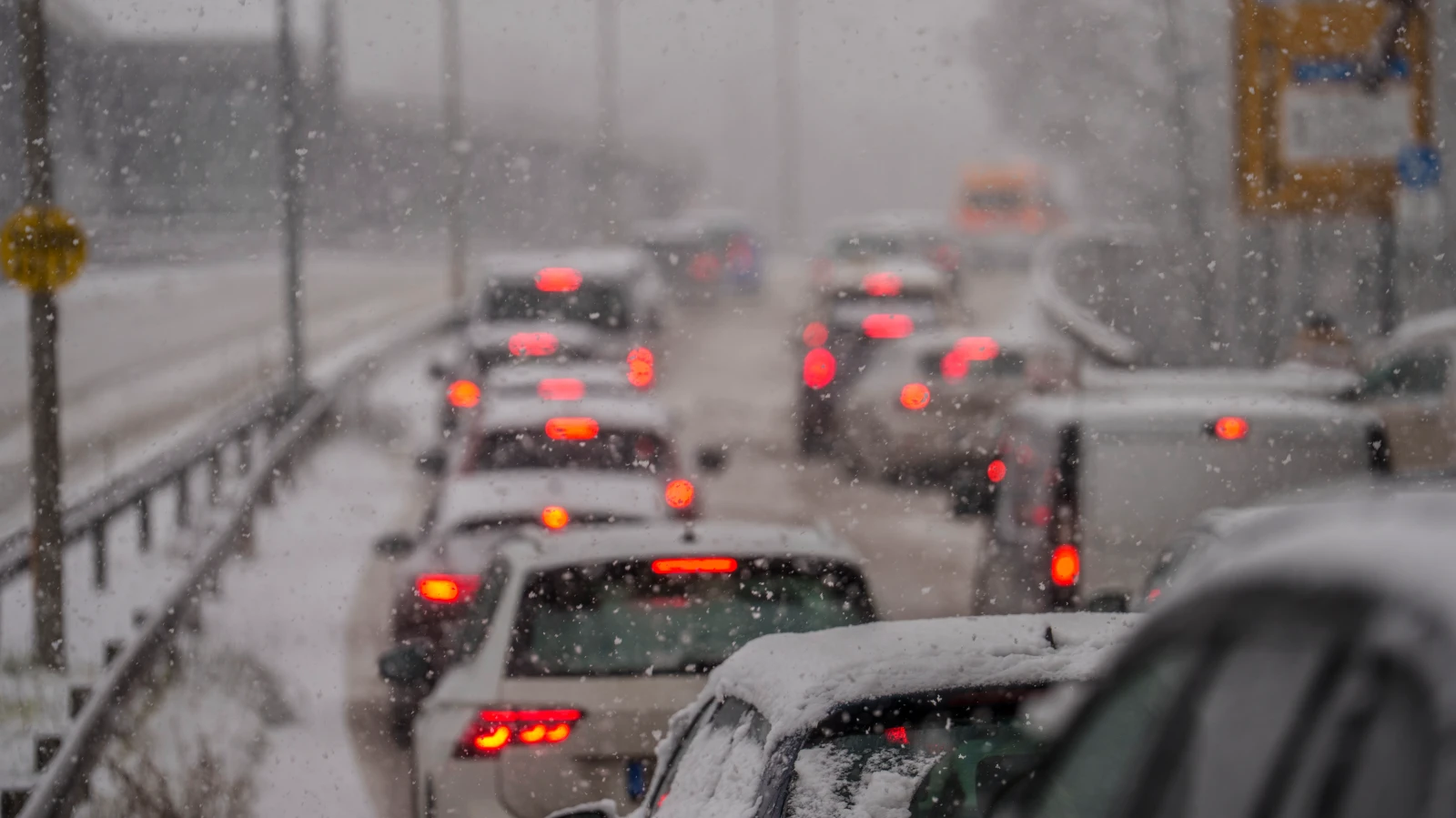 Rheinland-Pfalz’ta Yoğun Kar ve Buzlanma: Çok Sayıda Kaza, © Andreas Arnold/dpa Rheinland-Pfalz’ta Yoğun Kar ve Buzlanma: Çok Sayıda Kaza, © Andreas Arnold/dpa