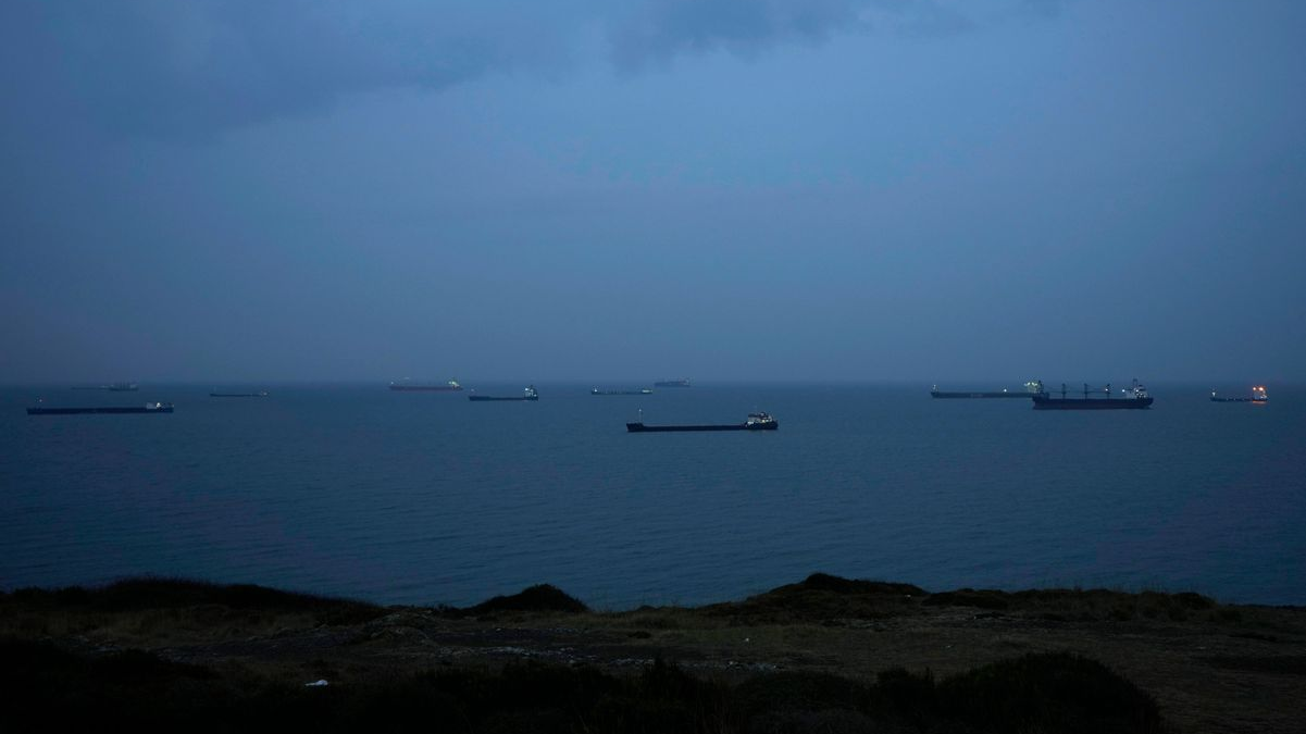 Karadeniz’de Türk Tankerine Saldırı!, © Khalil Hamra/AP/dpa