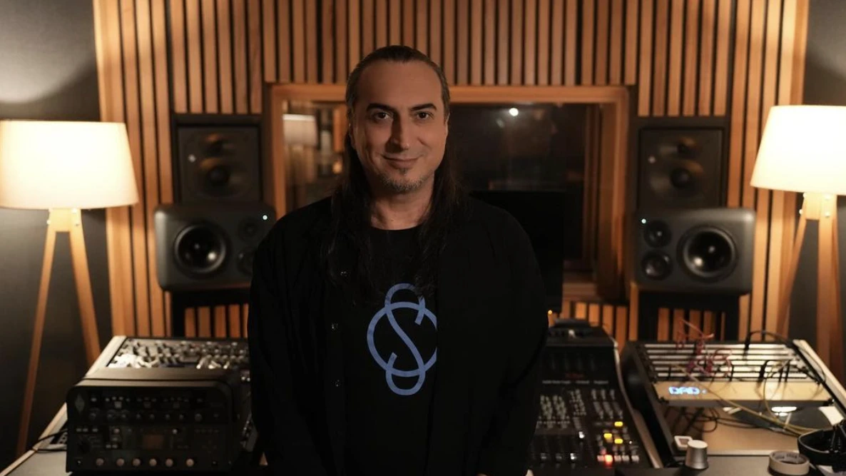 Ogün Sanlısoy'dan Yeni Single, © Görsel sanatçının resmi instagram hesabından alınmıştır. Ogün Sanlısoy'dan Yeni Single, © Görsel sanatçının resmi instagram hesabından alınmıştır.