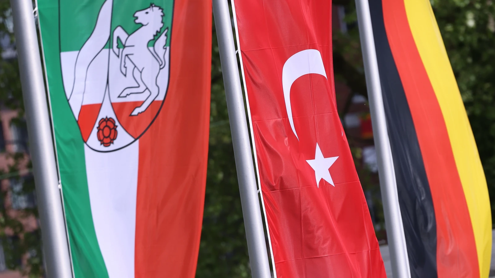 Solingen'de Irkçı Saldırıda Hayatını Kaybedenler Anıldı, © dpa Solingen'de Irkçı Saldırıda Hayatını Kaybedenler Anıldı, © dpa