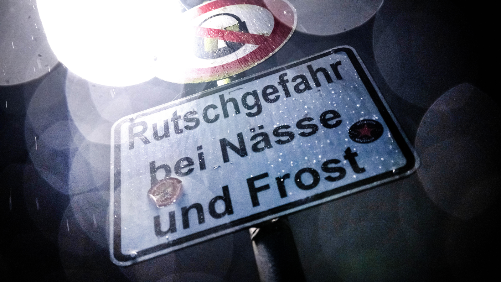 Bremen’de Fırtına Sonrası Çöp Sorunu: Temizlik ve Kurallar!, © dpa