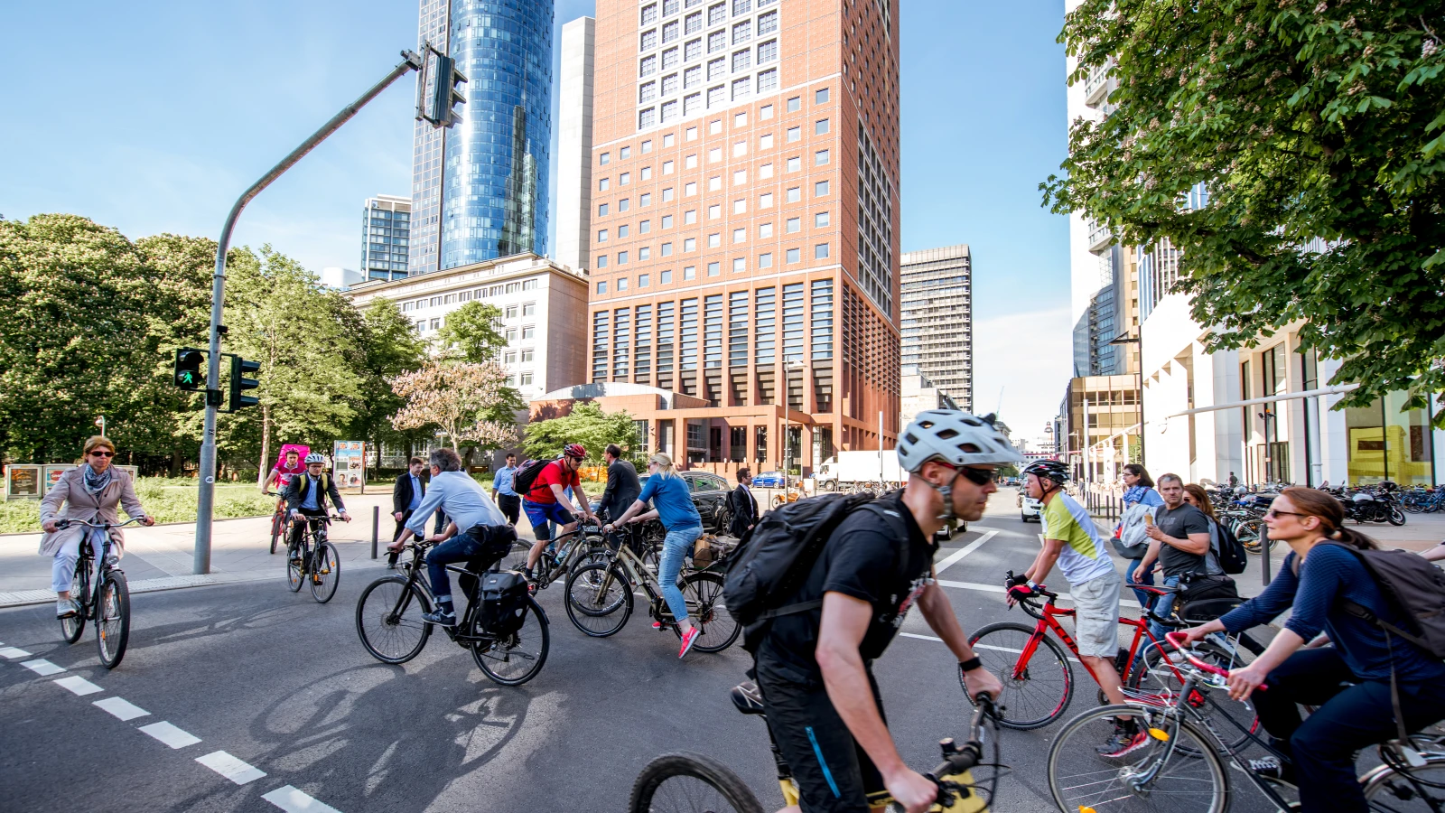 Frankfurt’ta Bisikletle Doğa Şenliği: FahrRad!-Aktionstag 11 Mayıs’ta, © shutterstock Frankfurt’ta Bisikletle Doğa Şenliği: FahrRad!-Aktionstag 11 Mayıs’ta, © shutterstock