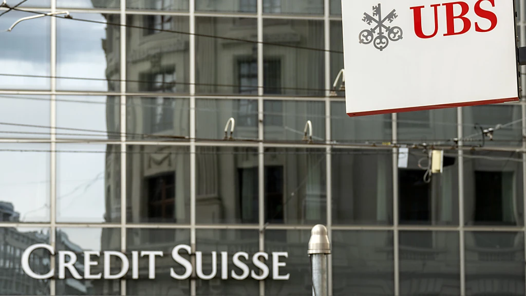 UBS startet Zusammenlegungen von Filialen an fünf Pilot-Standorten, © Keystone / SDA UBS startet Zusammenlegungen von Filialen an fünf Pilot-Standorten, © Keystone / SDA