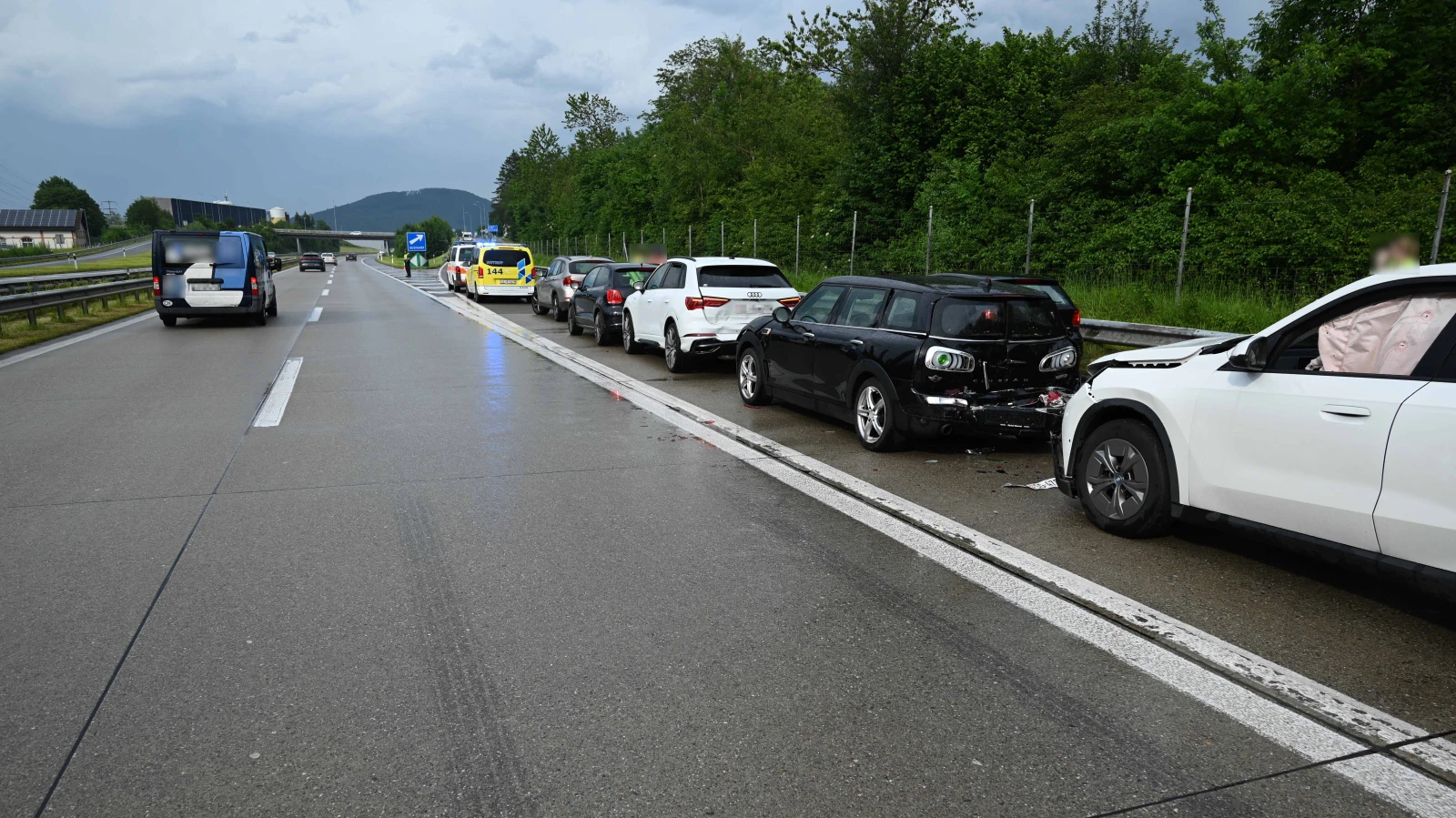 Auffahrunfall auf A13 in Oberriet, © Kantonspolizei St. Gallen Auffahrunfall auf A13 in Oberriet, © Kantonspolizei St. Gallen
