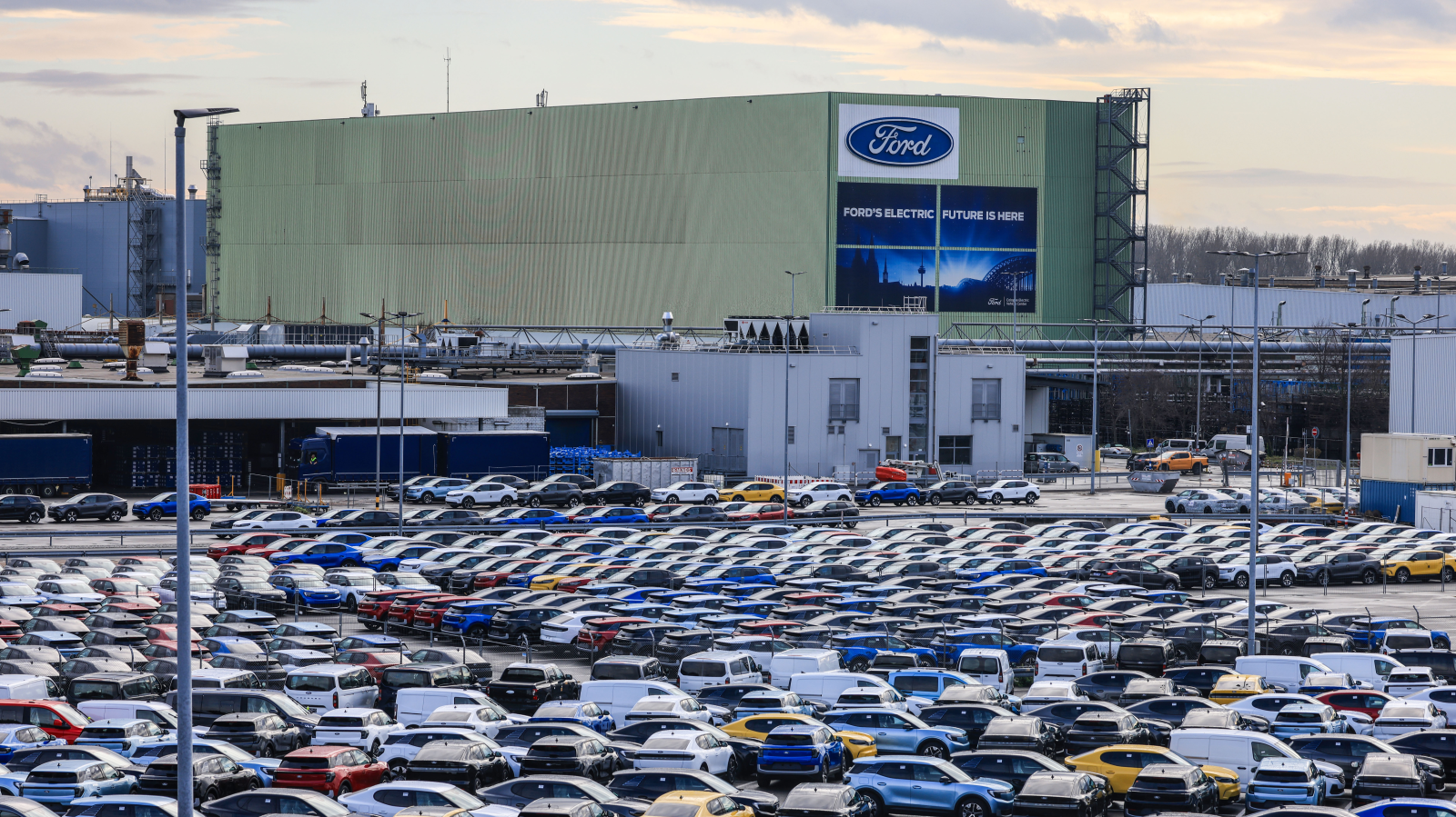 Köln'deki Ford Fabrikasında Tarihi Grev: İşten Çıkarma Planlarına Karşı İlk Toplu Eylem, ©  Oliver Berg/dpa 