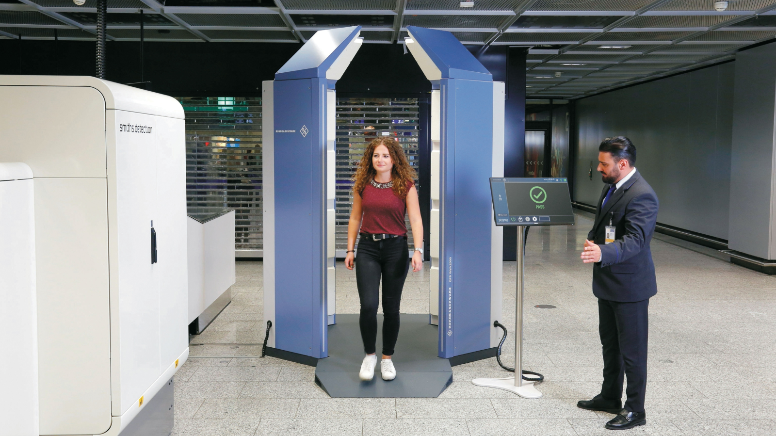 Frankfurt Havalimanı’nın işletmecisi Fraport, yolcu kontrollerinde kullanılmak üzere modern tarayıcıları (Walk-Through Scanner) hizmete soktu., © Fraport AG/dpa