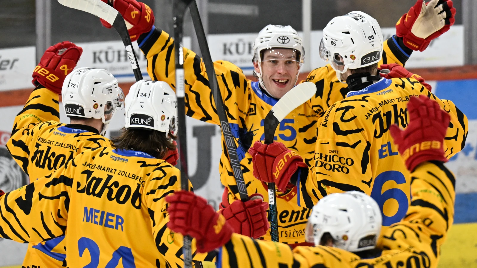 SCL Tigers bremsen Lakers aus, © KEYSTONE MARCEL BIERI SCL Tigers bremsen Lakers aus, © KEYSTONE MARCEL BIERI