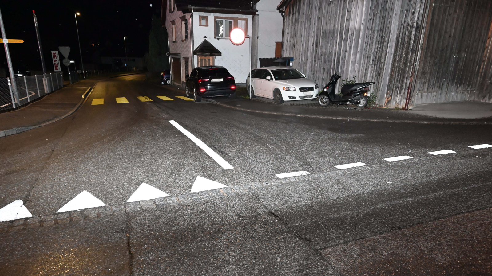 Unfall zwischen Roller und Auto in Lüchingen, © Kantonspolizei St. Gallen 