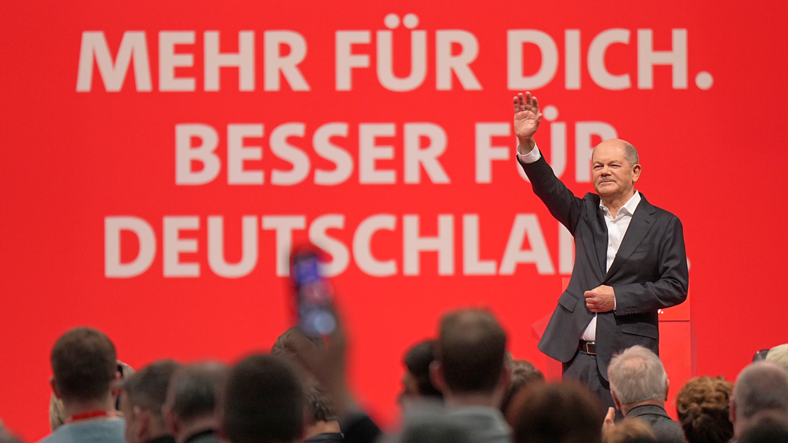 SPD`den 60 Sayfalık Secim Vaadi!, © dpa