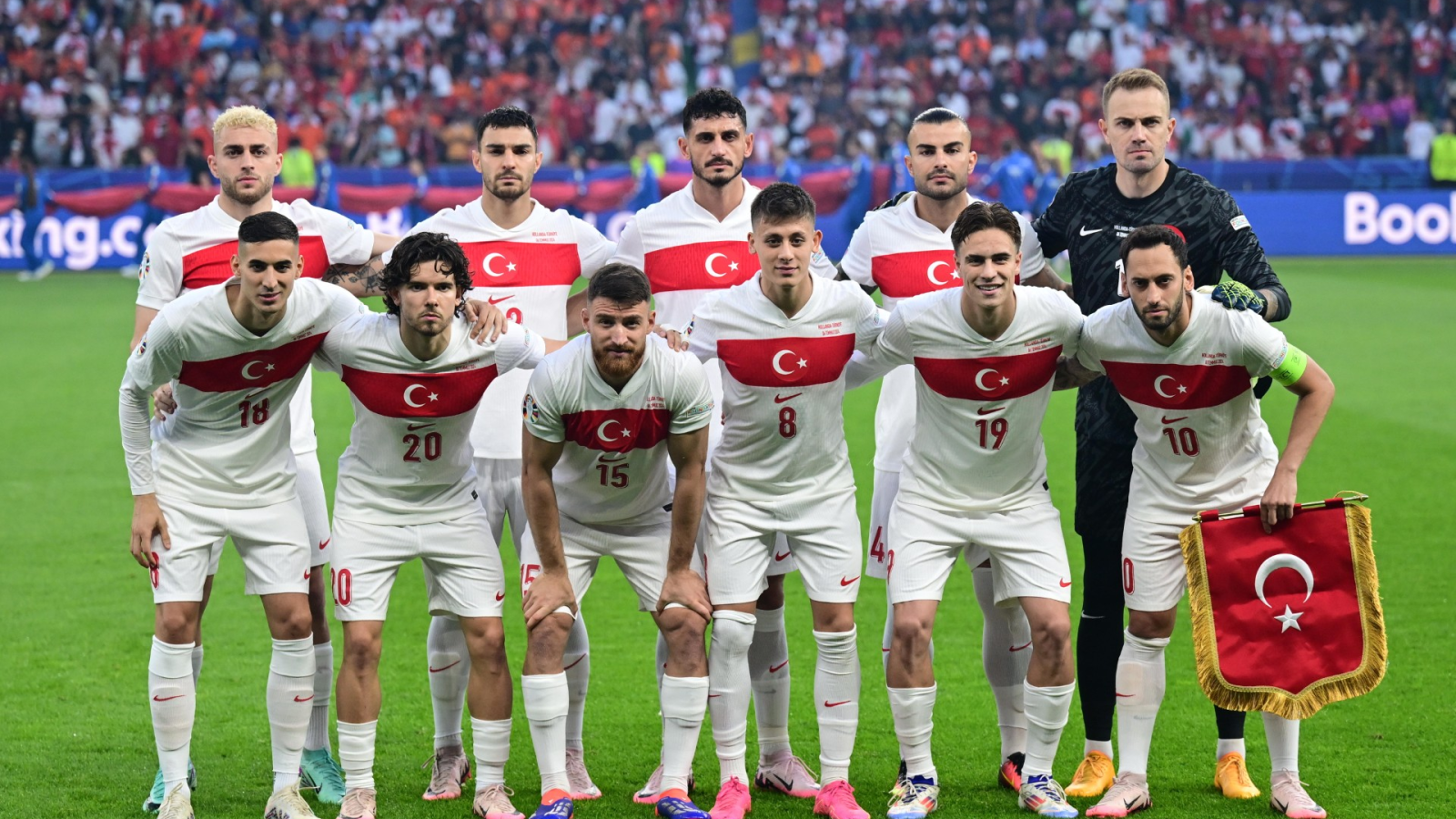 Türkiye A Milli Futbol Takımında Bazı Futbolcular Performanslarıyla Göz Doldurdu, © dpa