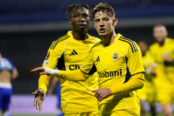 VfB Stuttgart için “Cehennem sınavı”: Fenerbahçe deplasmanı öncesi Hoeneß uyardı, © Darko Bandic/AP/dpa 