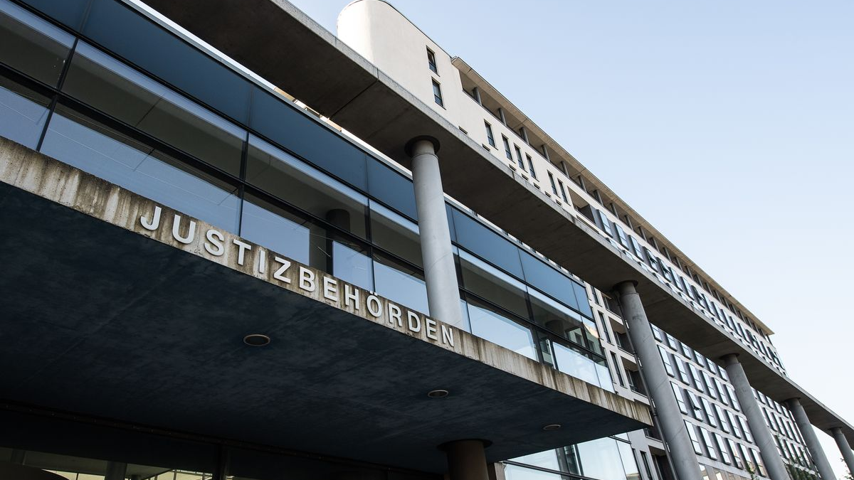 Kassel’de Büyük Yolsuzluk Davası: Sahte Ehliyet Ticareti!, © Swen Pförtner/dpa