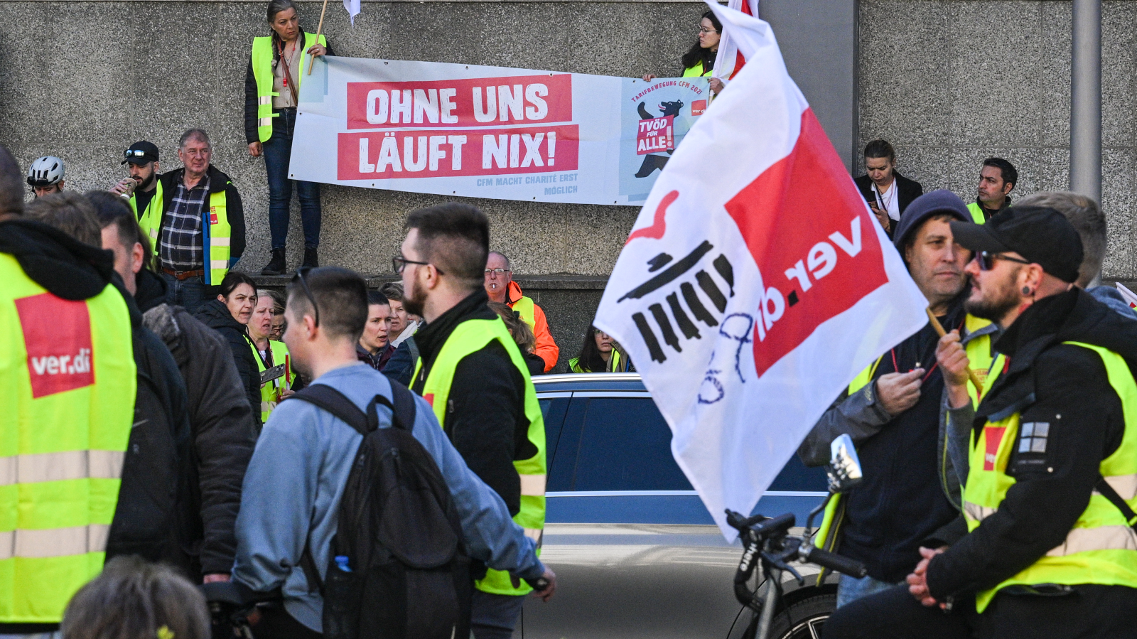 Charité’de Yeniden Grev: CFM Çalışanları Eyleme Geri Döndü!, © Jens Kalaene/dpa