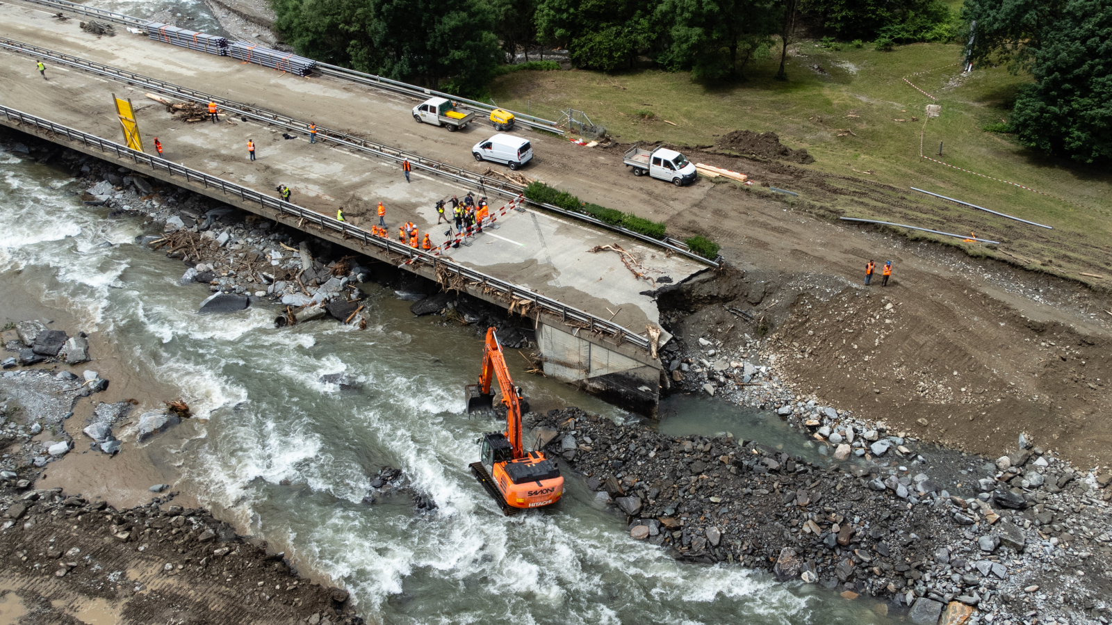 Aufräumarbeiten im Misox laufen auf Hochtouren, © Keystone/SDA