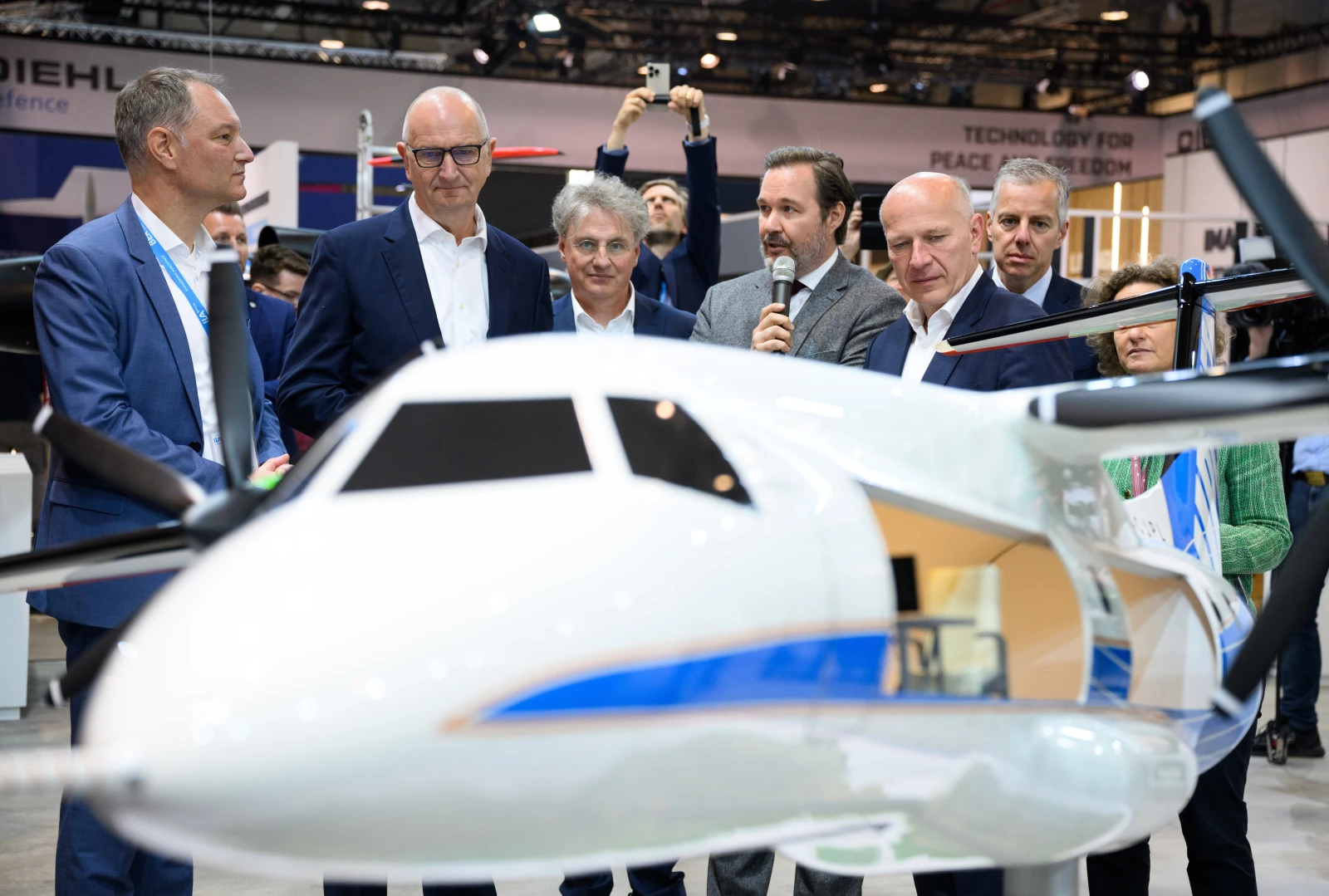 Uçak, drone ve helikoptelerden uyduya her şey bu fuarda! Uçak, drone ve helikoptelerden uyduya her şey bu fuarda!